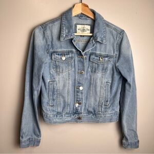 Ashley-Vintage Charm Distressed Light Wash Denim Teen Jkt, Sz Small Cotton, EUC